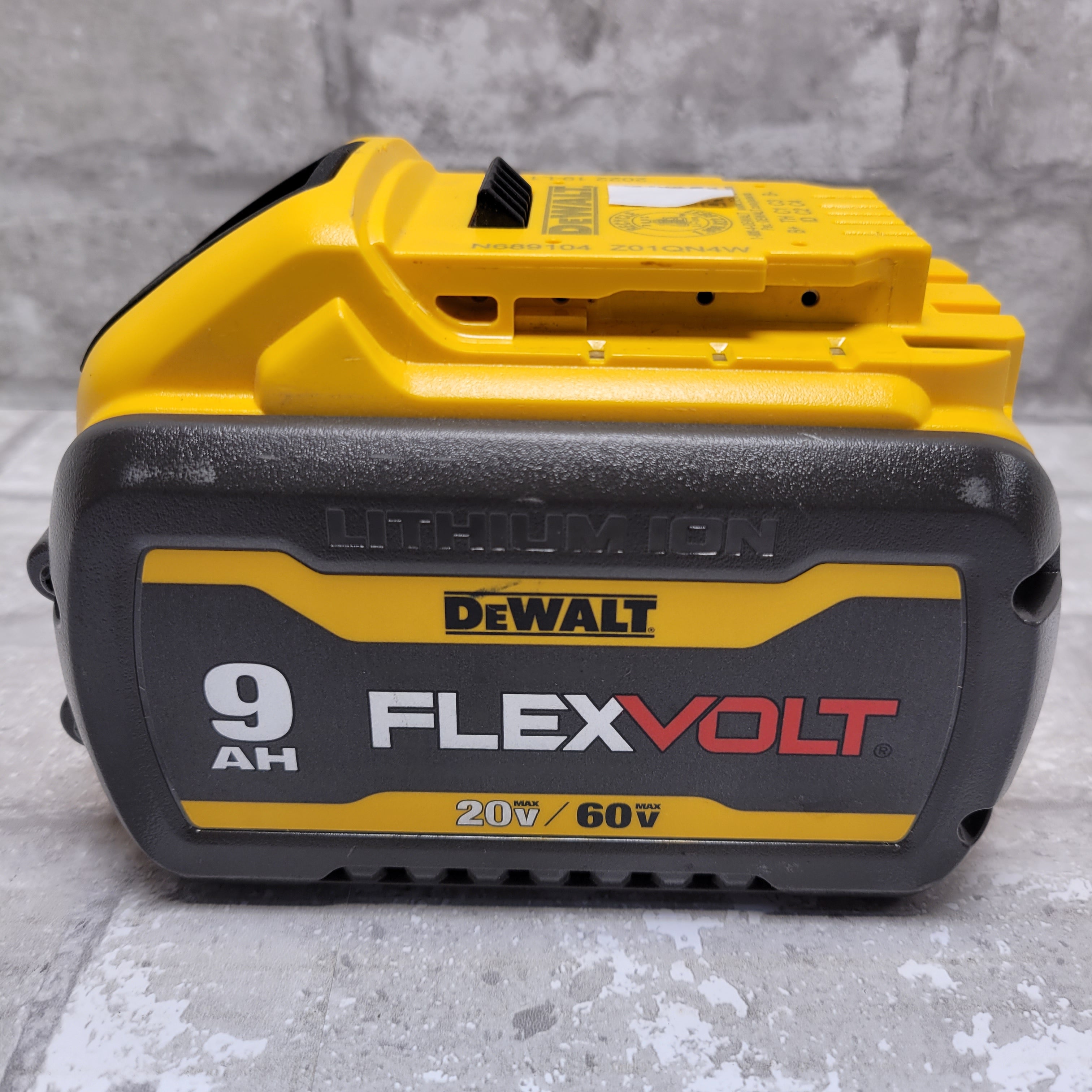 Dewalt Flexvolt 20 Volt60 Volt Max Lithium Ion 90ah Battery Dcb609 0000