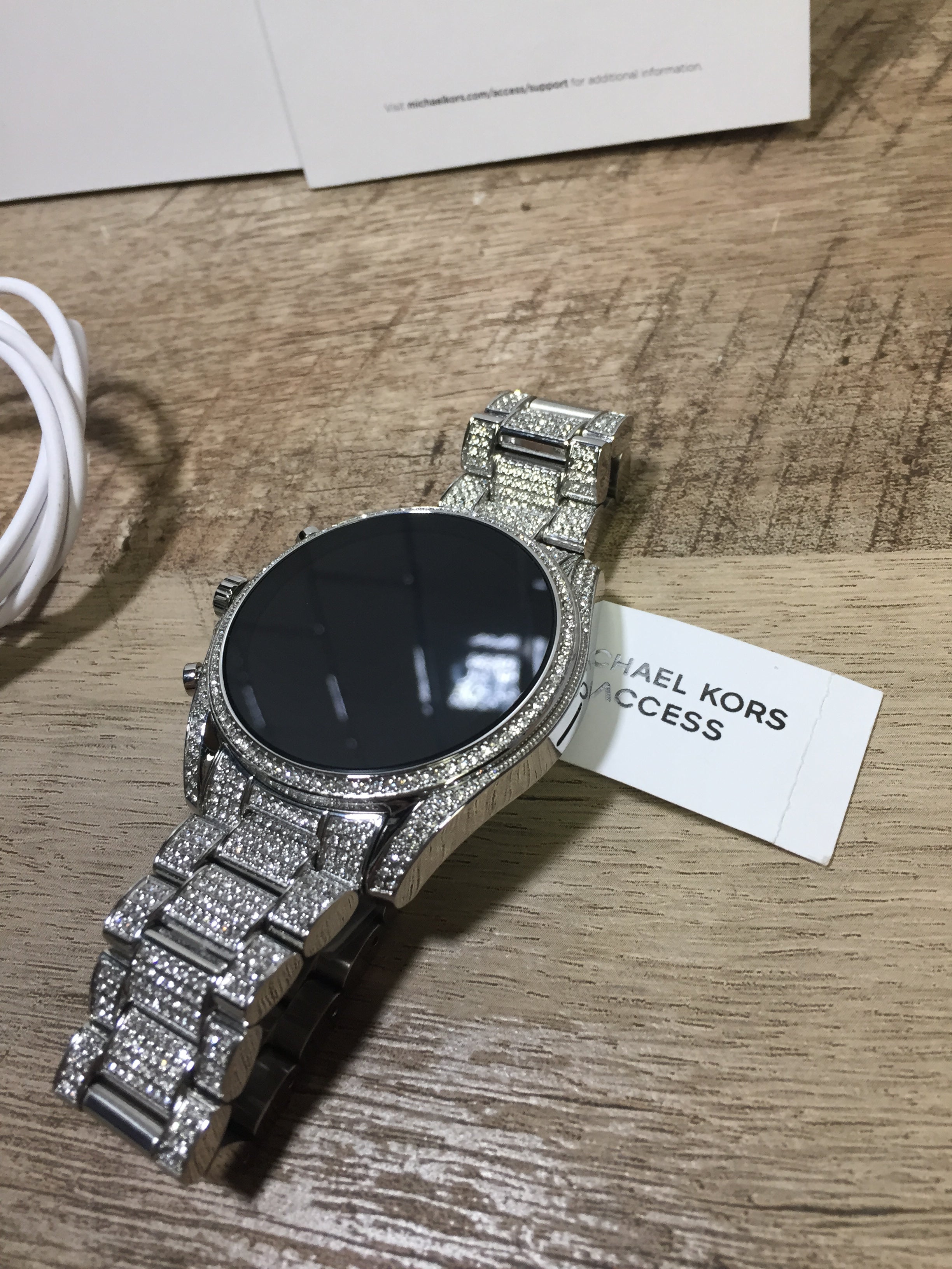 Michael kors 2025 smartwatch speaker