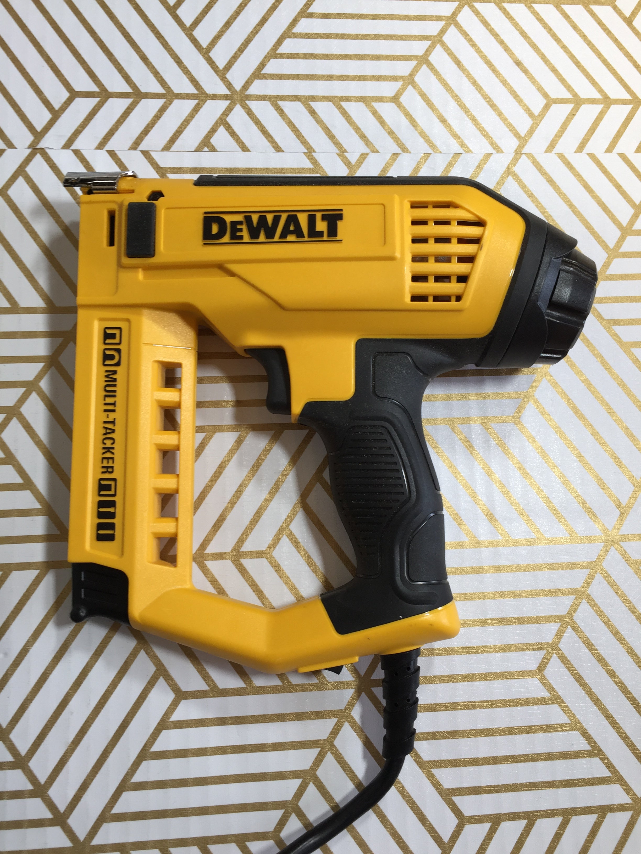 Dewalt 5 In 1 Multi Tacker And Brad Nailer Dwht75021