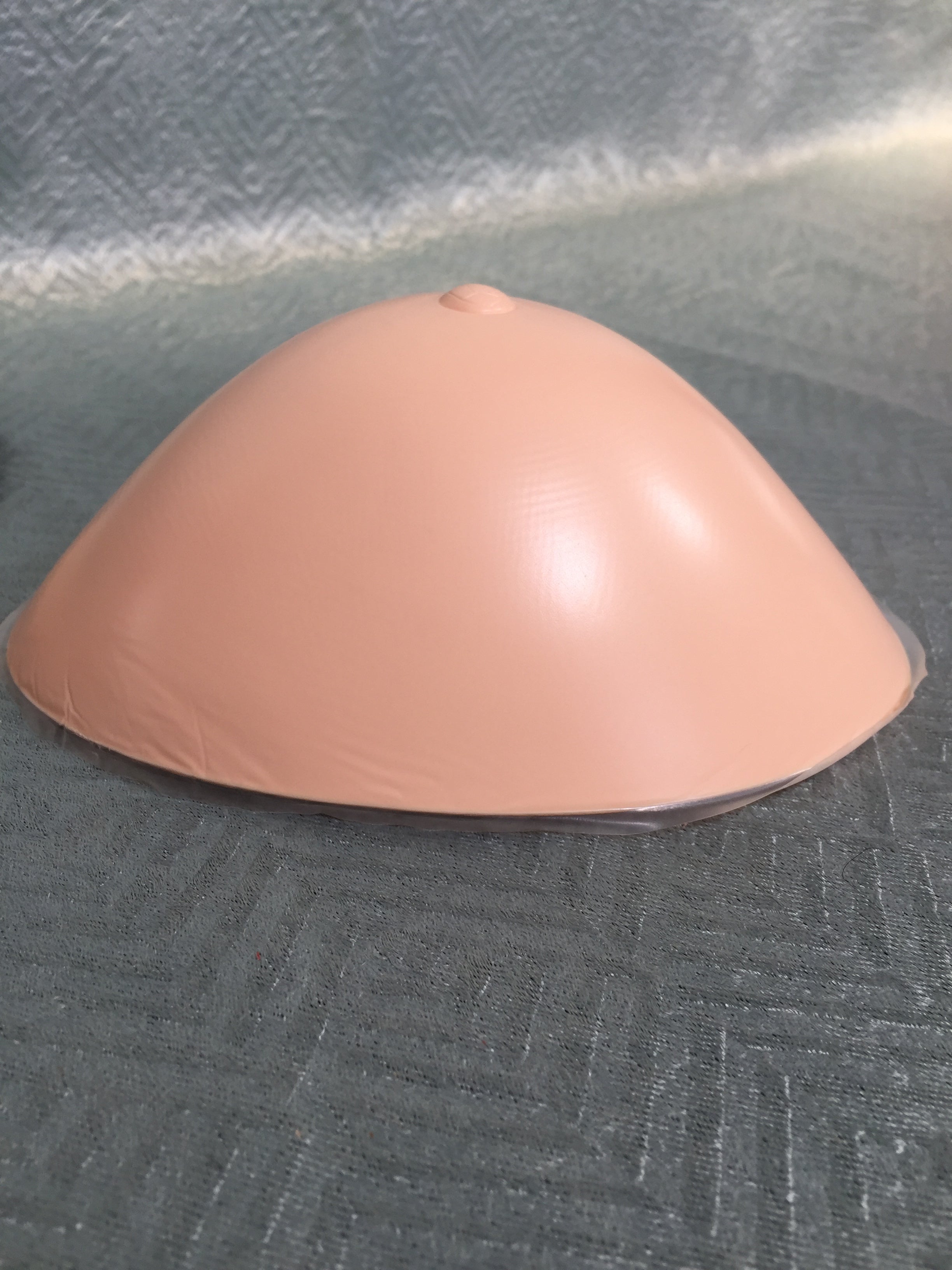 One Piece Triangle Lightweight Silicone Breast Form Mastectomy Prosthe 6904