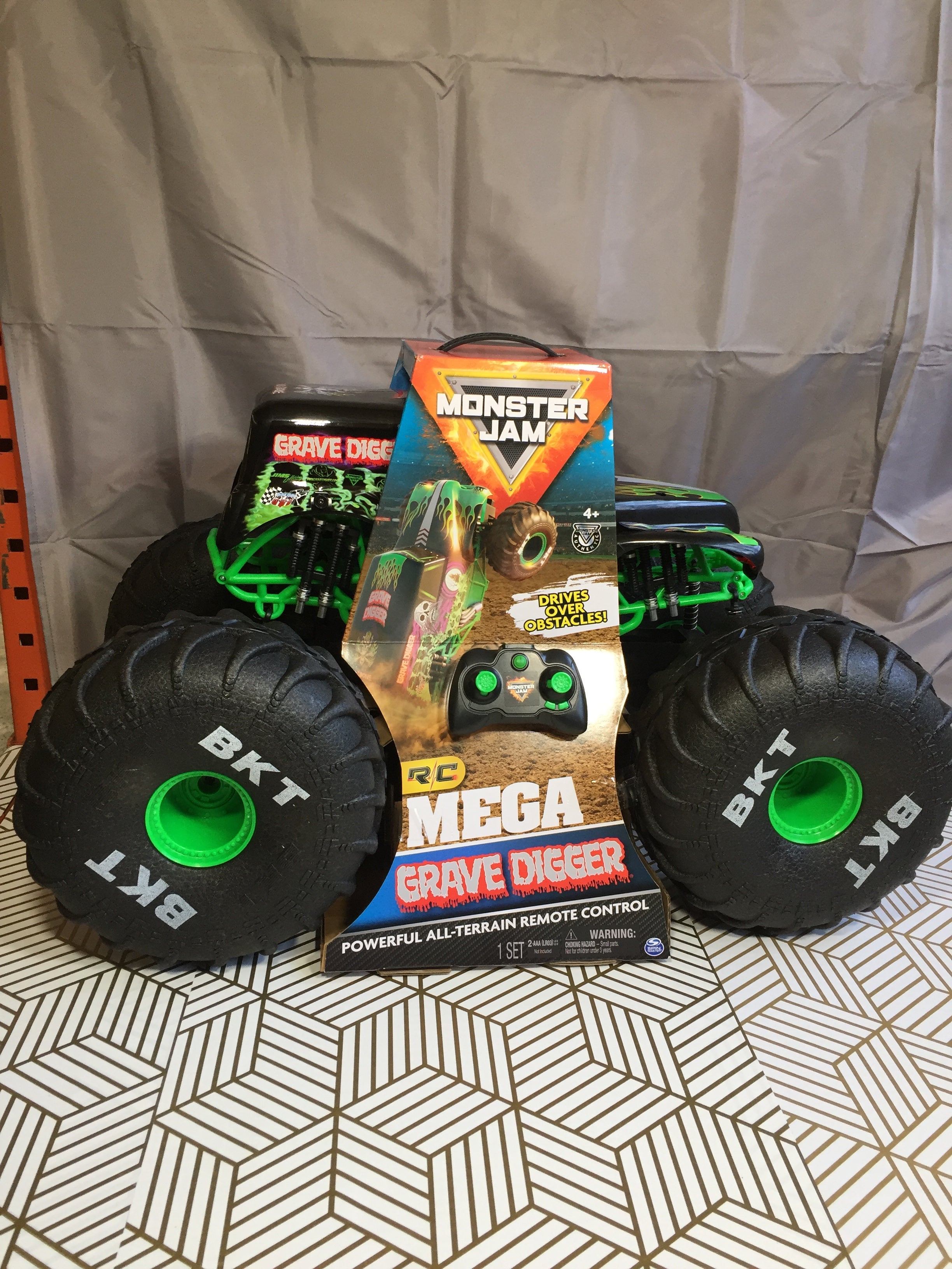 Monster Jam Official Mega Grave Digger All-Terrain Remote Control Mons