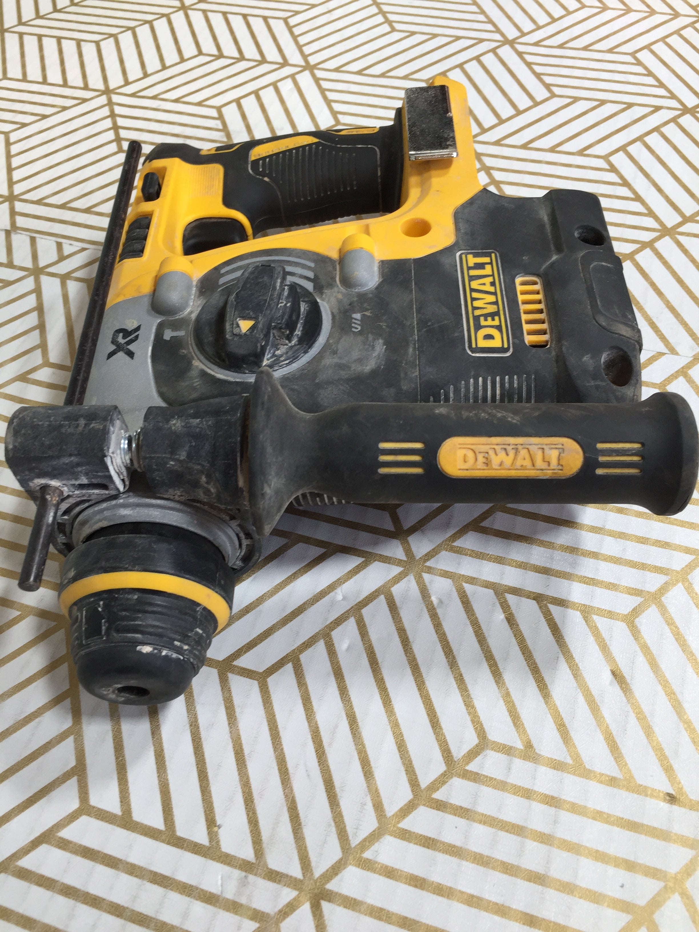 DEWALT 20V MAX* SDS Rotary Hammer Drill, Tool Only (DCH273B) , Yellow