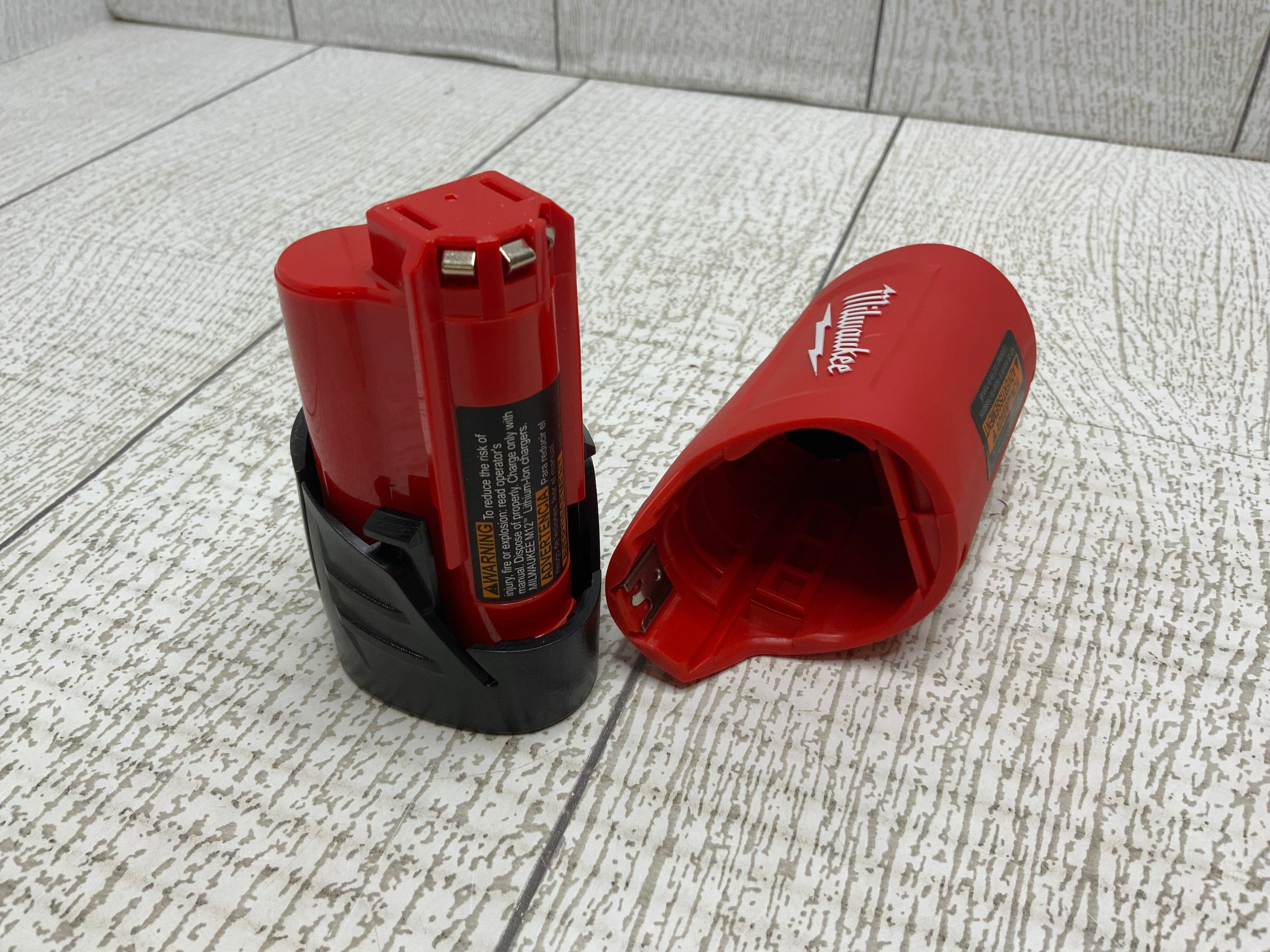 Milwaukee M12 Battery Pack And M12 Battery Holder 8097